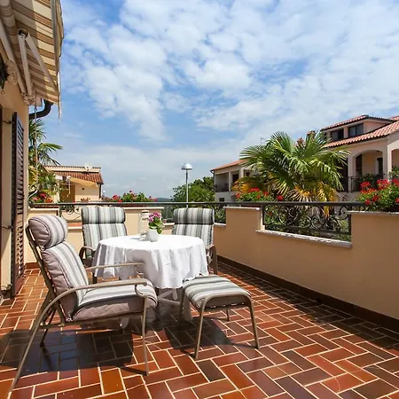 Premium Central Apartments Vrsar Exterior photo